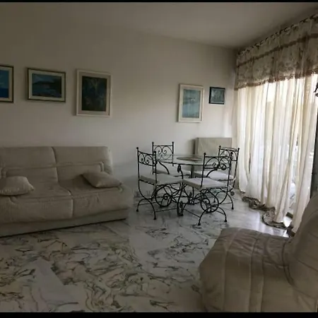 Bright 70m2 2-room Apartment,garden,facing The Sea *