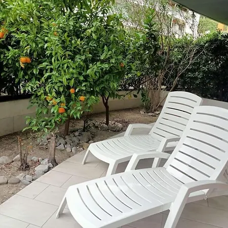 Bright 70m2 2-room Apartment,garden,facing The Sea Menton